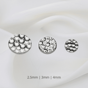 Joya plana martillada / Helix piercing, titanio grado implante