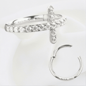 Aro, argolla cruz cristal blanco deluxe / Helix, Conch, Lóbulo piercing, titanio grado implante