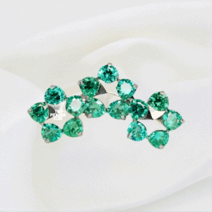 Joya triple flor de cristal verde deluxe / Helix piercing, titanio grado implante