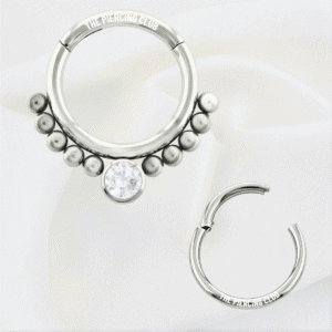 Aro, argolla con diseño y cristal blanco/ Daith - Septum piercing titanio grado implante