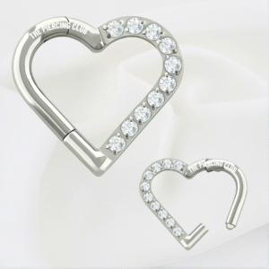 Aro, argolla corazon con cristal blanco deluxe (izquierda) / Daith piercing titanio grado implante