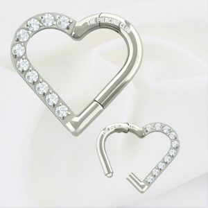 Aro, argolla corazon con cristal blanco deluxe (derecha) / Daith piercing titanio grado implante